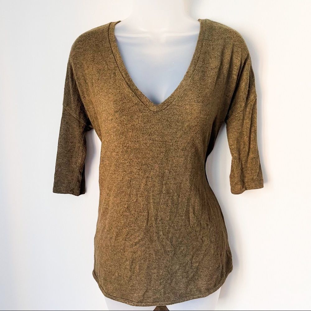 EXPRESS | Green Olive 3/4 Sleeve Sweater